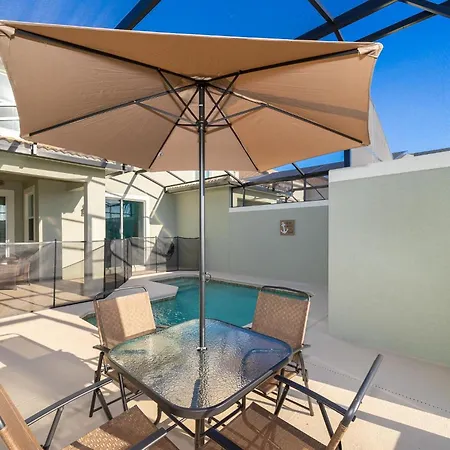 4830Fa Townhouse 4 Bedrooms & 3 Bathrooms + Pool